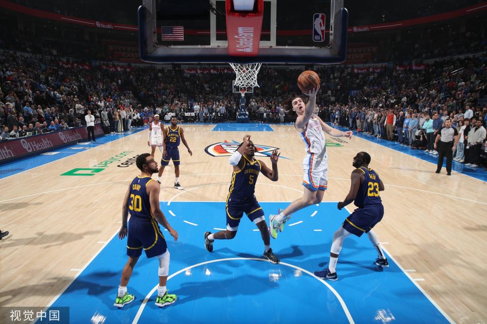 自然而然地 自然而然地